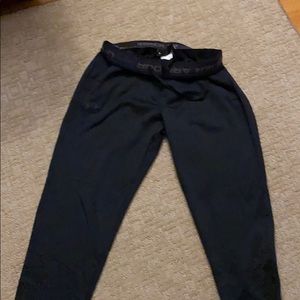 Men’s long black lines under armour pants